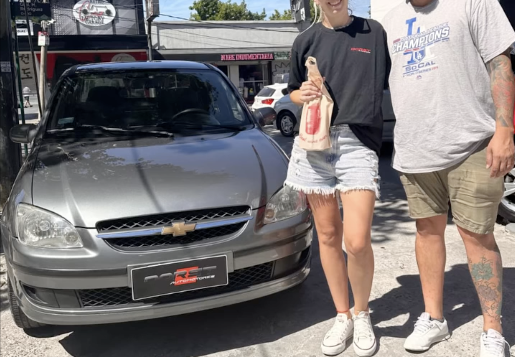Pareja con Chevrolet